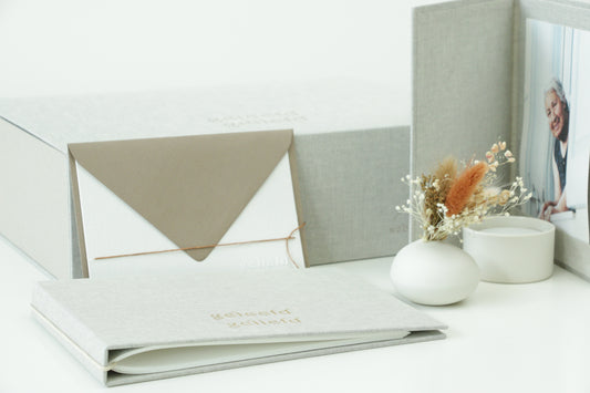 linnen koesterdoos 'geleefd, geliefd' herinneringsplek (met boek)