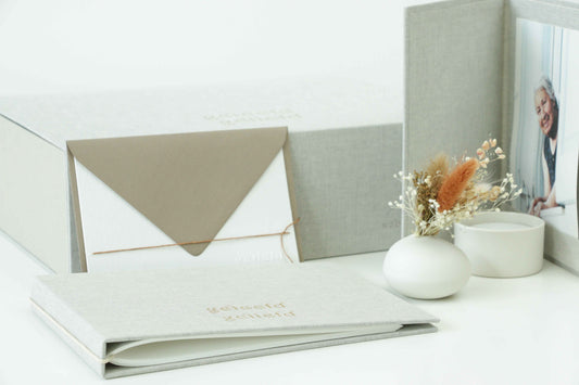 linnen koesterdoos 'geleefd, geliefd' herinneringsplek (met boek)